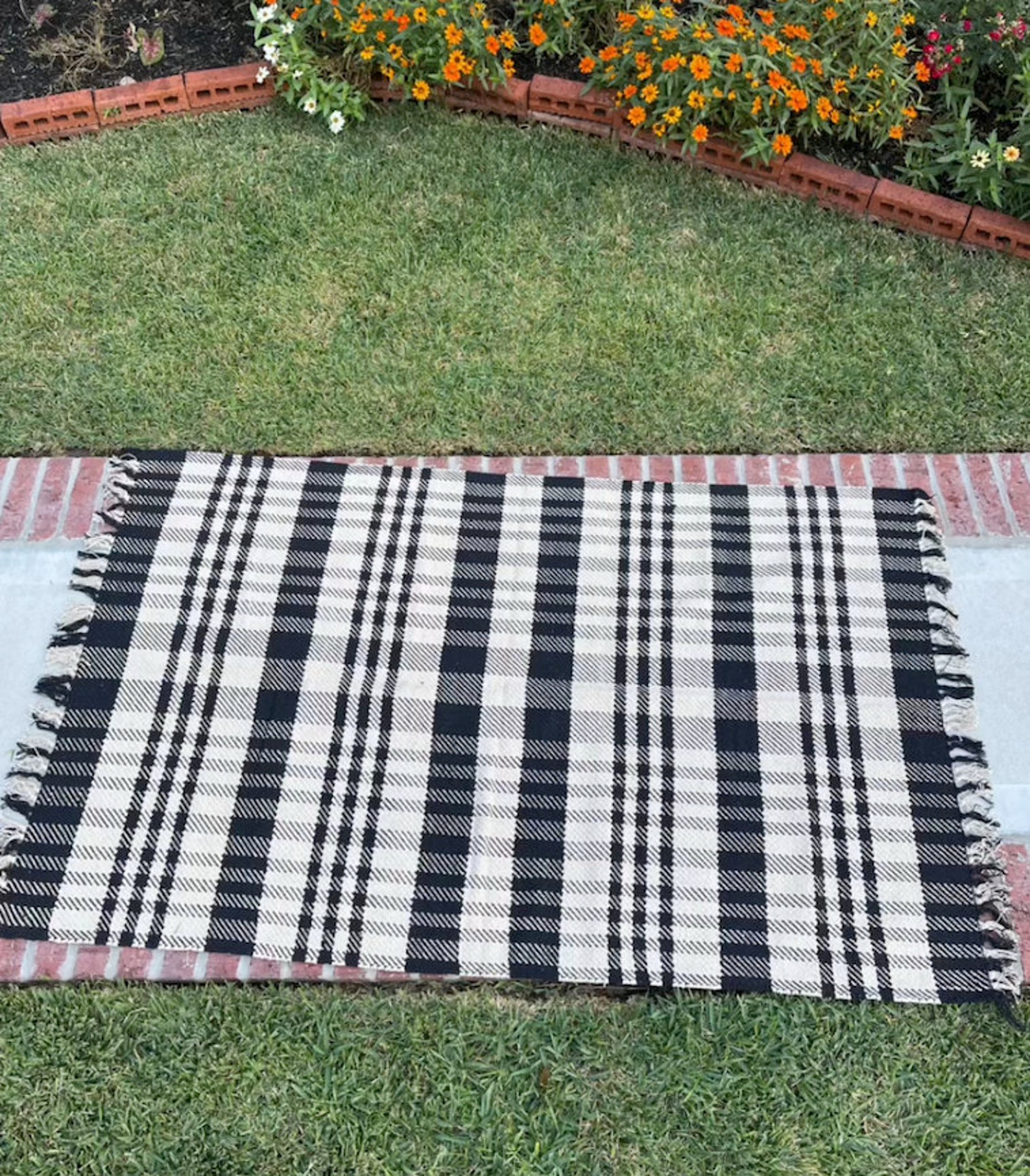 EXTRA LARGE Chic Plaid Layering Rug, 44x68 in Black White Plaid Buffalo ...
