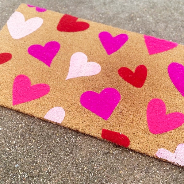 Row of Hearts Doormat, Pink Red Hearts, Valentines Day Gift Decor, Outdoor Welcome Rug, Red Hearts Pattern, Entryway Rug, Coir Door Mat