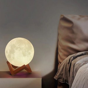 Cute moon hot sale lamp