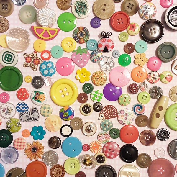 Assorted buttons, junk journal, scrapbooking, craft supplies, sewing, craft kits, sewing supplies, gifts for crafters