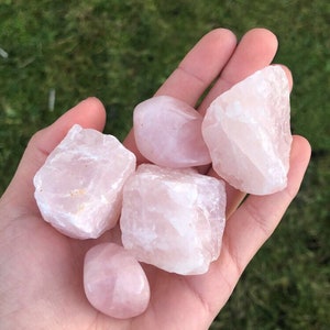 Petit | en pierre de quartz rose brut / culbuté Pierres renversées | | de pierres précieuses Cristaux de guérison | Cristal d’amour