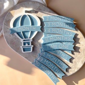 Set di pietre miliari intercambiabili con mongolfiera, traguardi del mese del bambino, acrilico, set di pietre miliari 3D