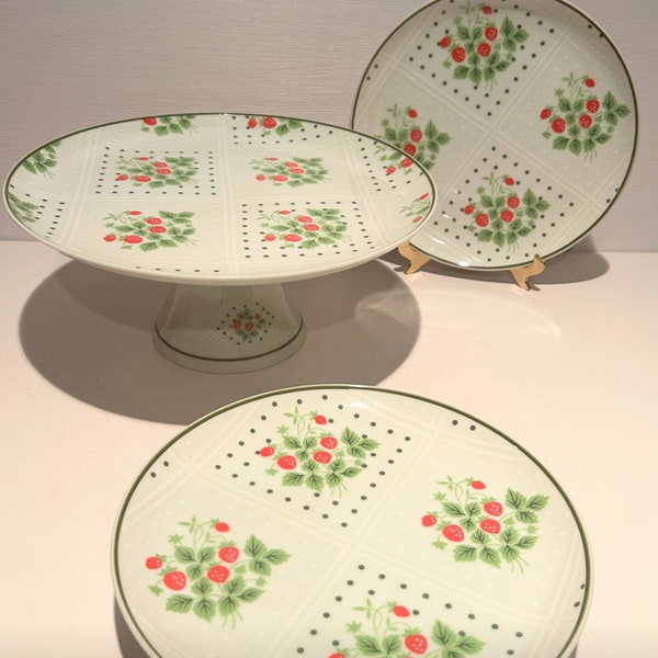 Vintage 1975 Enesco “Swiss Strawberry Dot” Pedestal Cake Stand & Four Dessert Plates