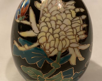 Vintage Hand Painted Chrysanthemum Egg