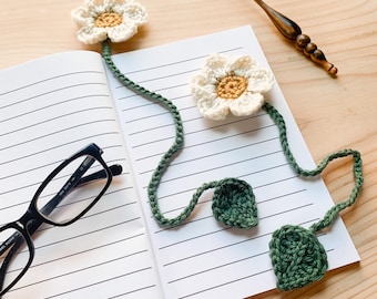 CROCHET PATTERN, Crochet Bookmark Pattern, Crochet Flower, Handmade Gift, Beginner Friendly, Crochet Floral Applique, Flower Bookmark, PDF