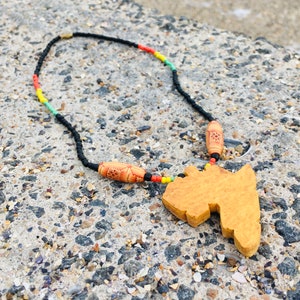 collier rasta en perles vintage avec pendentif carte de l'Afrique, tour de cou reggae rouge jaune vert, bijoux de style Bob Marley