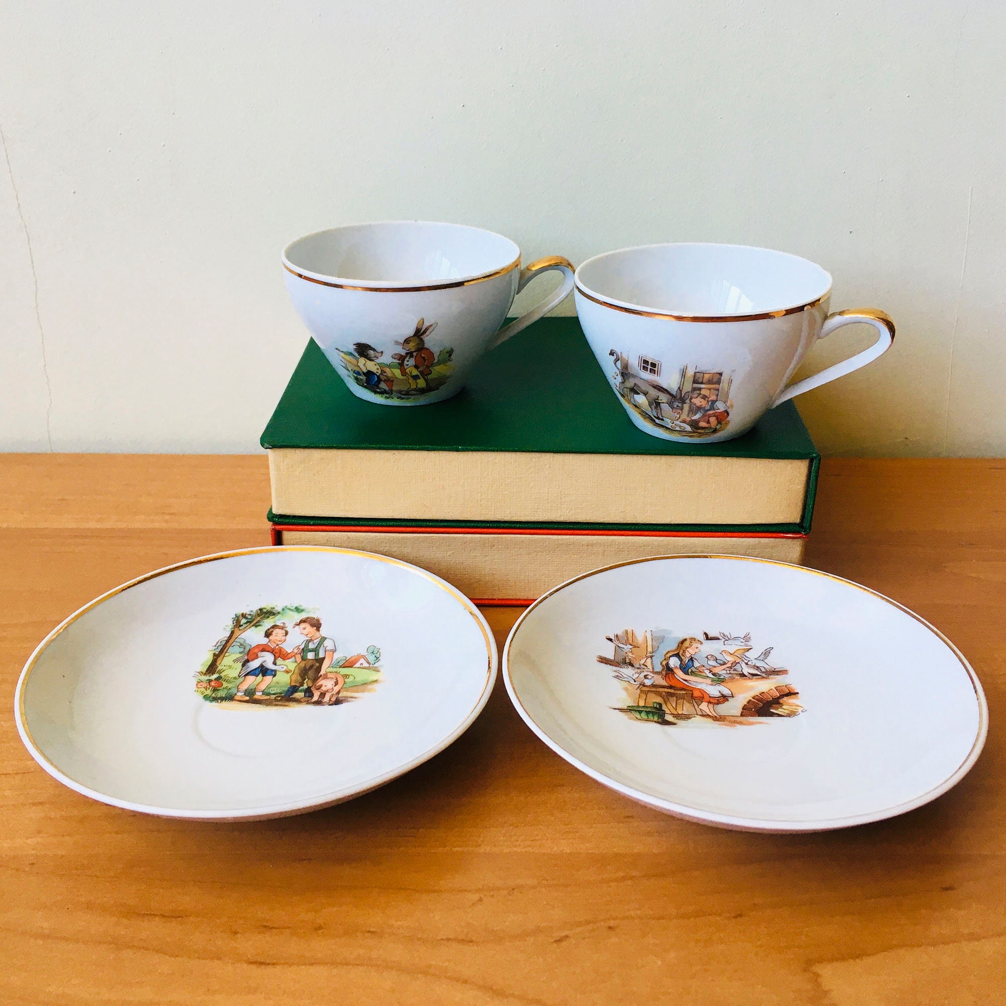 Vintage Childs Tea Set Grimms Fairy Tales, 1950s German Vintage Childs Tea Set Grimms Fairy Tales, 1950s German