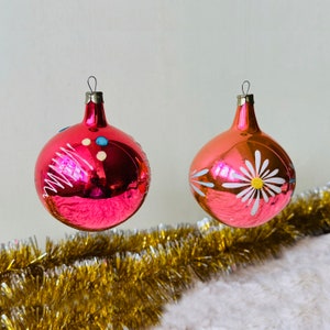 Vintage Mercury Glass Christmas Baubles: Hot Pink Floral Ornaments