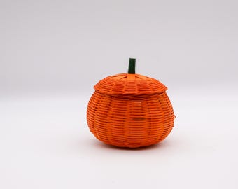Vintage Small Orange Wicker Lidded Pumpkin Basket |  Fall, Halloween or Thanksgiving Décor