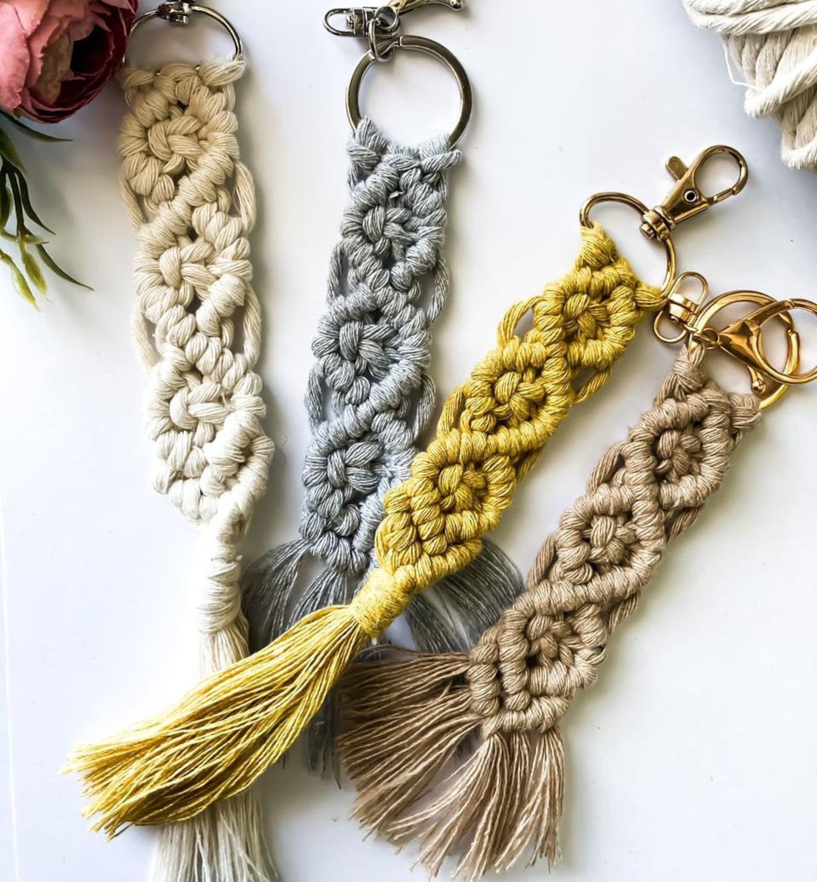 DIY macrame key chain pattern.Written PDF with photos by Etsy