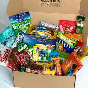 CzechBox Grande - délicieuse boîte d'aliments mystère tchèque, bonbons européens, collations, gaufrettes, biscuits et chocolats