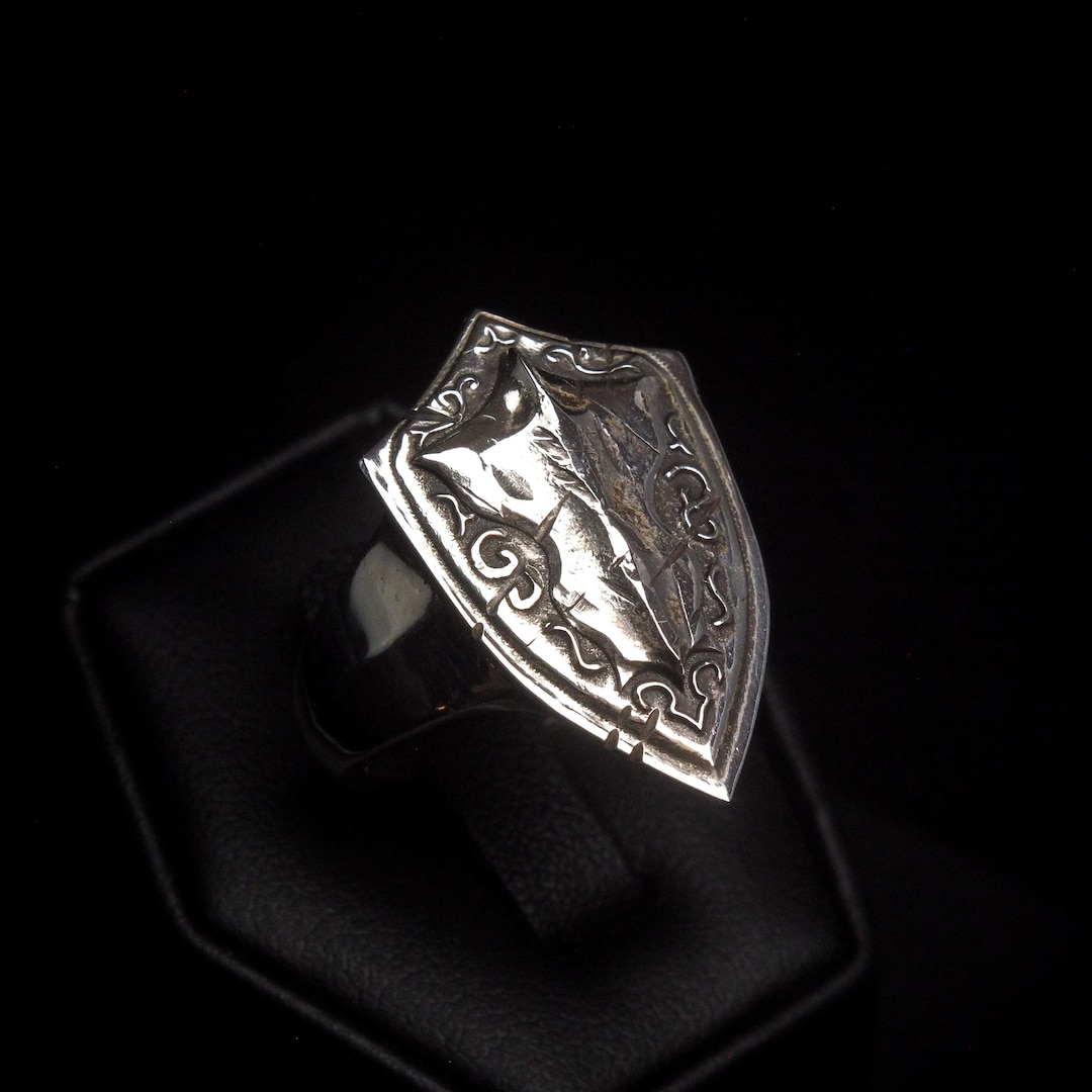 Battlescar Paladin Shield Ring - Sterling Silver - Etsy