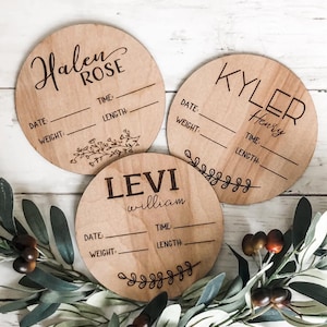 Newborn Announcement Round | Custom Birth Announcement | Wooden Baby Announcement | Hospital Announcement