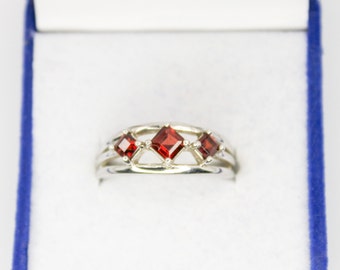 925 Sterling Silver Red Rubellite Tourmaline Princess Cut 3 Stone Ring Signed R