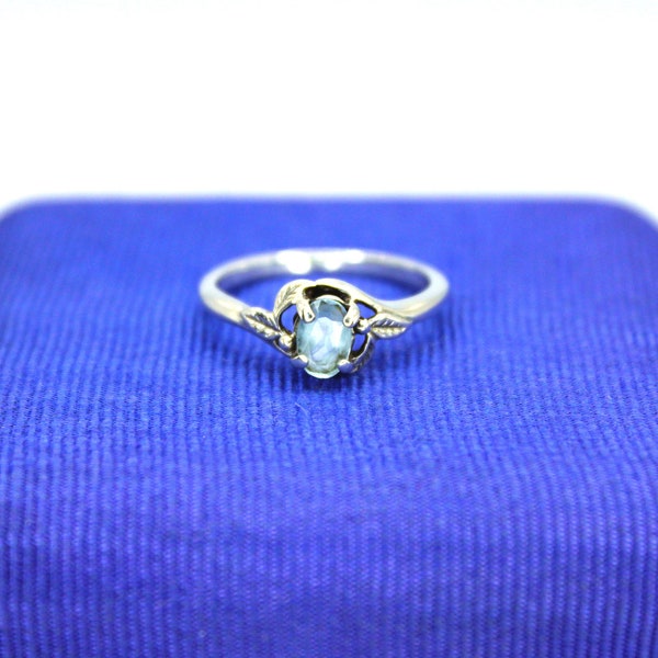 925 Sterling Silver Vintage AVON Swiss Blue Topaz Leaf Accent Solitaire Ring