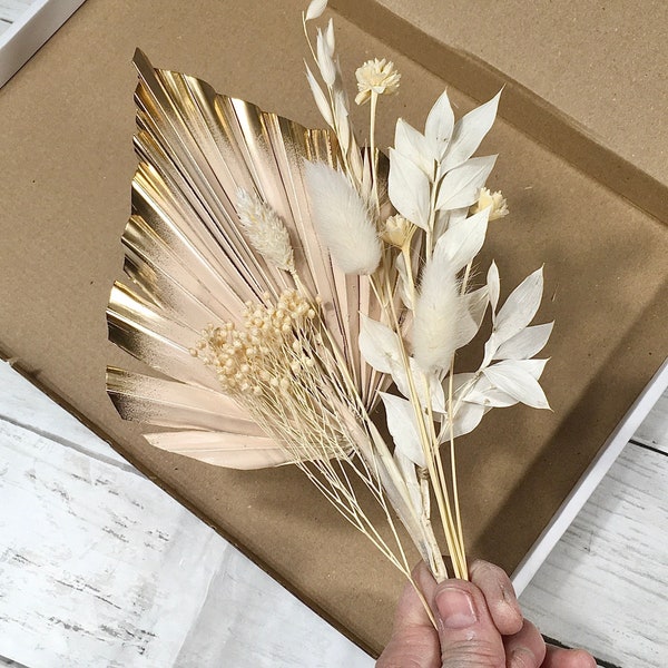 Latte / Cappuccino Palm Spear White Dried Flowers Cake Topper Cake Decorations Flower Arrangement