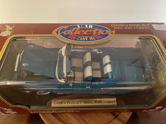 ダイキャストカー 1/18 1957 CHEVROLET BEL AIR 1957 Chevrolet Bel Air Hard Top Green 1/18 Diecast Model Car