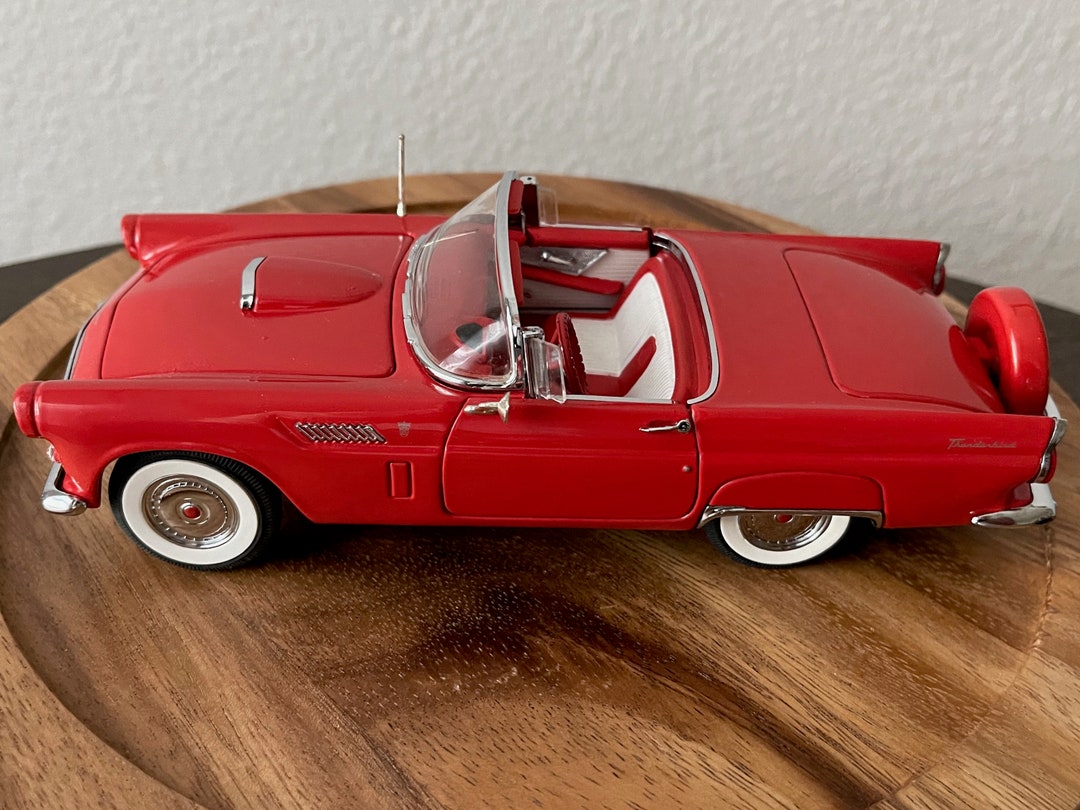 ミニカー 2889 The Danbury Mint Ford Thunderbird Danbury Mint 1:24 1957 Limited Edition Ford Thunderbird