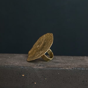 Statement Ring, kreisförmiger unregelmäßiger Maxiring, unperfekter Ring, einzigartiger einzigartiger Ring, Sterling Silber, verstellbarer Ring Bild 3