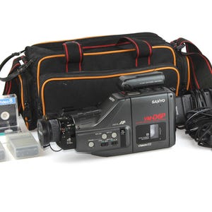 Film Cinema Filming  apparatus Video Camera SANYO VM-D6P  Lens X8 Power ZOOM lens     Made in Japan