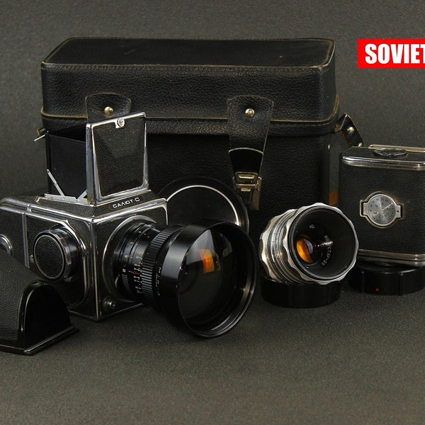 Soviet camera SALUT S Lens MIR - 3 (3,5/65)  INDUSTAR - 29 (2,8/80) Medium Format 6 x 6 Made in ussr