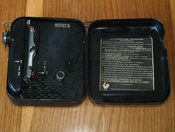 OLD Rare Film Camera Cinema Movie Camera PATHE PARIS 1.3,5 F