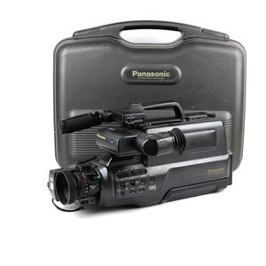 Film Cinema Filming  apparatus Video Camera PANASONIC NV-M10E0 Lens  POWER ZooM 8.5 - 68 mm 1 : 1.2 Made in Japan