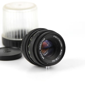 PENTACON  auto  Lens 1.8/50 fast lens  Mount M42  Lens DDR  Zenit Praktica