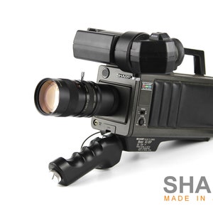 TV camera SHARP XC-35P  Lens Fujinon - Tv ZooM  1 : 1,8 / 17,5 - 105  Made in Japan