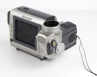 Film Cinema Filming Apparatus Video Camera SHARP VL - NZ 50 Film Cinema Filming Apparatus Video Camera SHARP VL - NZ 50