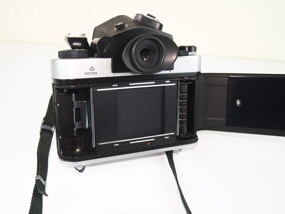 ソビエト製KIEV-60 TTL 6x6中判カメラ、MC Volna-3 80mm f/2.8