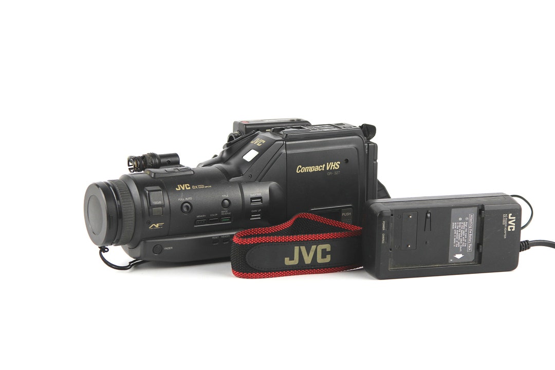 Film Cinema Filming Apparatus Video Camera JVC GR-327E Film Cinema Filming Apparatus Video Camera JVC GR-327E