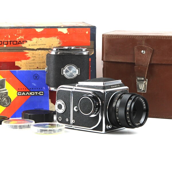 Soviet camera 6x6 SALUT - S Lens VEGA - 12B (2.8/90) Medium Format UssR