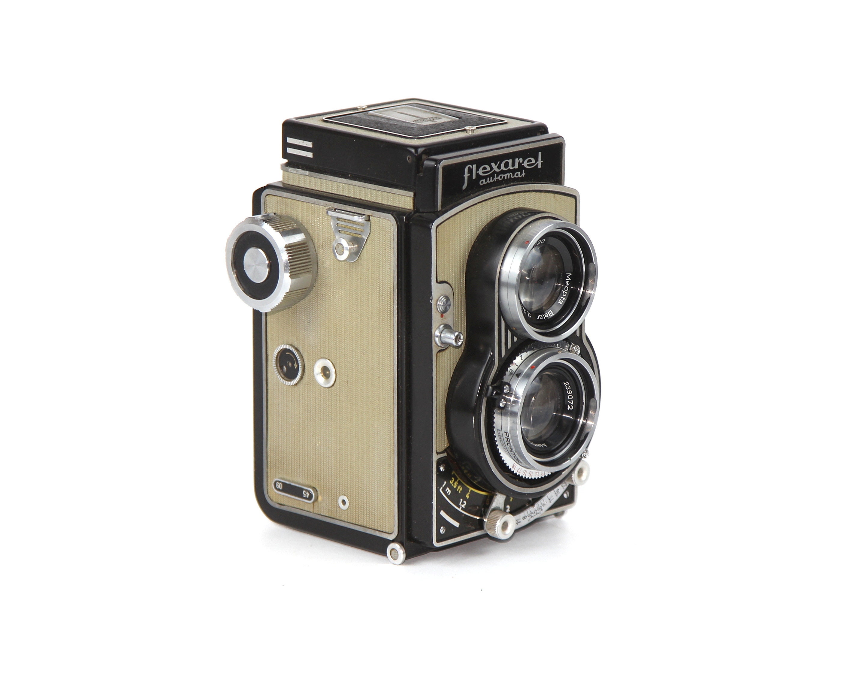 Meopta Flexaret V 二眼レフカメラ with case. Flexaret V TLR camera Meopta Czech circa 1950 – The Curious