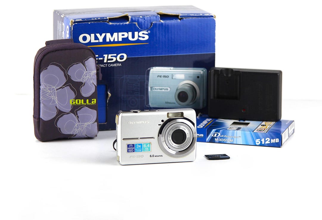 Digital Camera OLYMPUS FE-190 Lens AF 3 X Optical Zoom 6.3 - 18.9