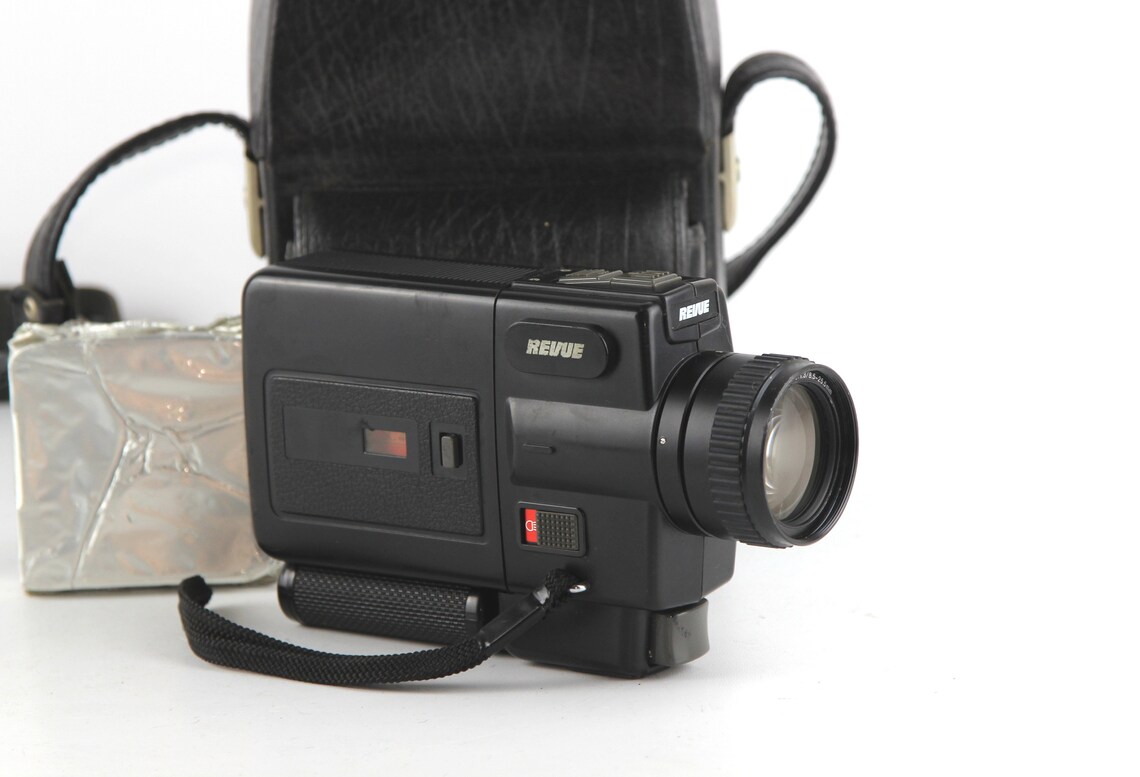 Film Cinema Filming  apparatus Video Camera REVUE CX 30  Lens  REVUENON  1 : 1.3 / 8.5 - 25.5 mm, photo 1 sur 5