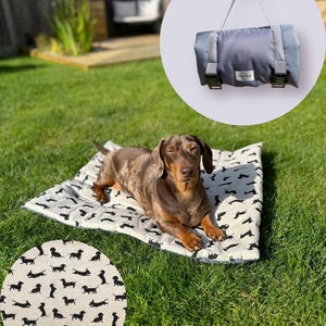 Dachshund Sausage Dog Pub & Picnic Settle Mat