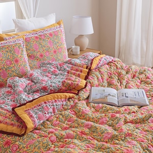 Katoenen quilt met handblokprint, mosterdgeelroze sprei met bloemen, omkeerbare Indiase kanthadeken, kingsize dekbed, zacht katoenen beddengoed