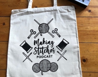 Bolsa de proyecto de lona de algodón serigrafiada con el logotipo de Making Stitches Podcast (Negro 4)