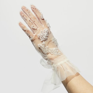 Short Tulle Wedding Gloves with Pearls and Bow – Sheer Elegant Bridal Mittens, Handmade Lace Gloves