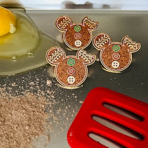 Glittery Mickey Shaped Gingerbread Cookie Hard Enamel Pin - Festive Holiday Accessory - Perfect Christmas Gift for Disney Fans