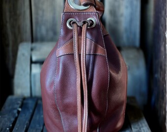 Vintage French Brown Leather Bucket Bag, Vintage Two Tone Brown Pebbled Leather Shoulder Bag With Brass Hardware, Sac Seau Fourre Tout