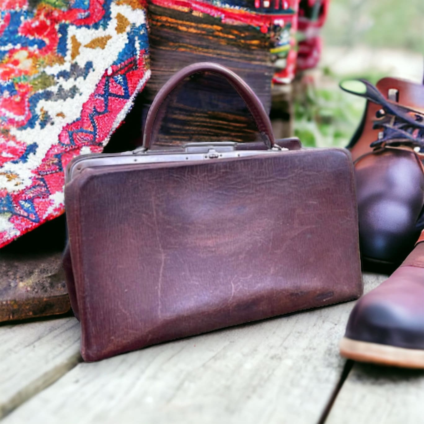 Antique Leather Doctors Gladstone Bag . W8640 in Antique Luggage