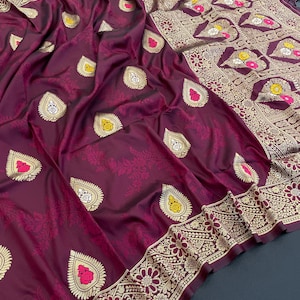 Kastanienbrauner Kanjivaram Seide Saree: Goldene Zari Brautmode