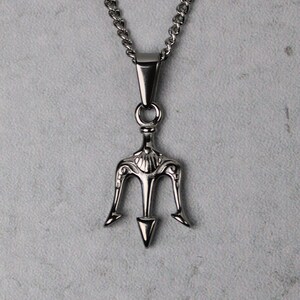Trident necklace top