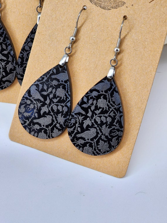 Spooky Halloween Earrings, Raven, Halloween Jewelry, Creepy Earrings, Raven Earrings, Teardrop Earrings, Costume Jewelry, Smoke and Mirror