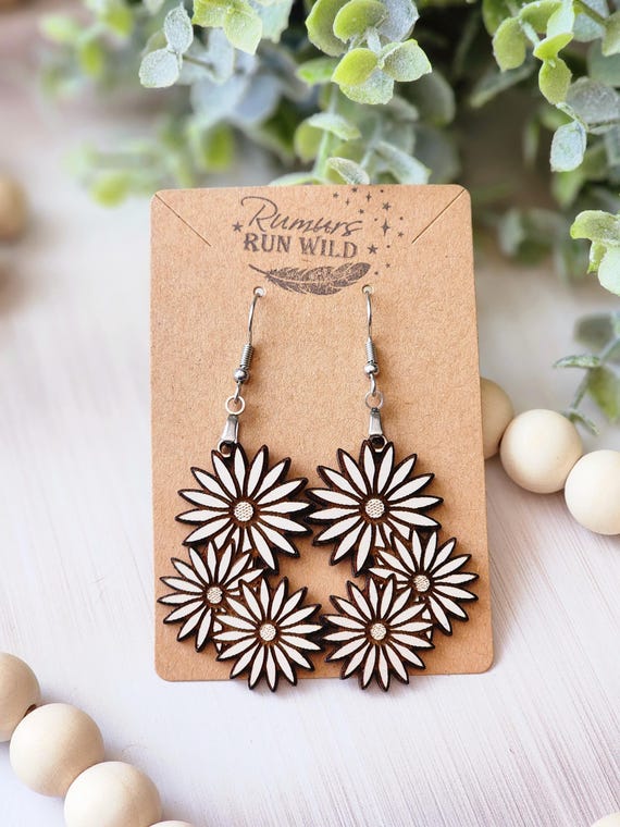 Daisy Earrings for Mom, Boho Dangle Earrings for Boho Wedding, Wooden Floral Earrings Nature Themed for Girlfriend, Flower Hippie Earrings