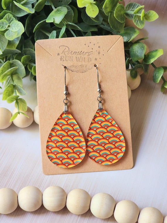 Retro Rainbow Teardrop Earrings, 70s Style Earrings for Her, Lightweight, Hypoallergenic, Gift for Friend, Colorful Boho Earrings for Mom