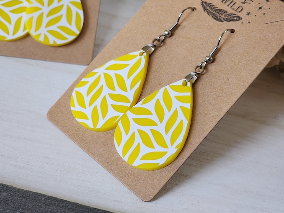 Gorgeous Leaf Pattern Earrings, yellow & white simple teardop earrings, narure themed design, Lightweight, dangle earrings, gift for her