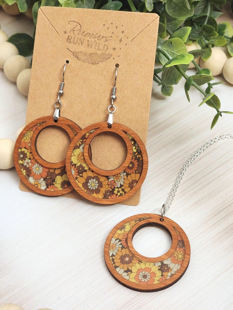 Boho Wood Dangle Earrings and Necklace Set, Floral Earrings in Orange and Brown, Retro 70s Floral Jewelry image 11